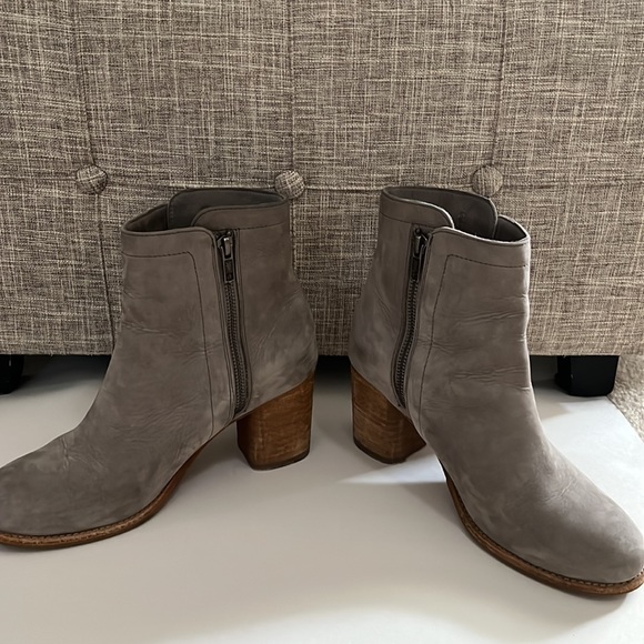 Frye Addie Double Zip Booties Sz 8 - Picture 8 of 9